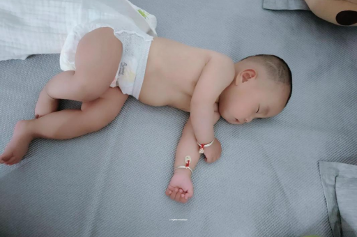 范县六个月宝宝眼睛散光